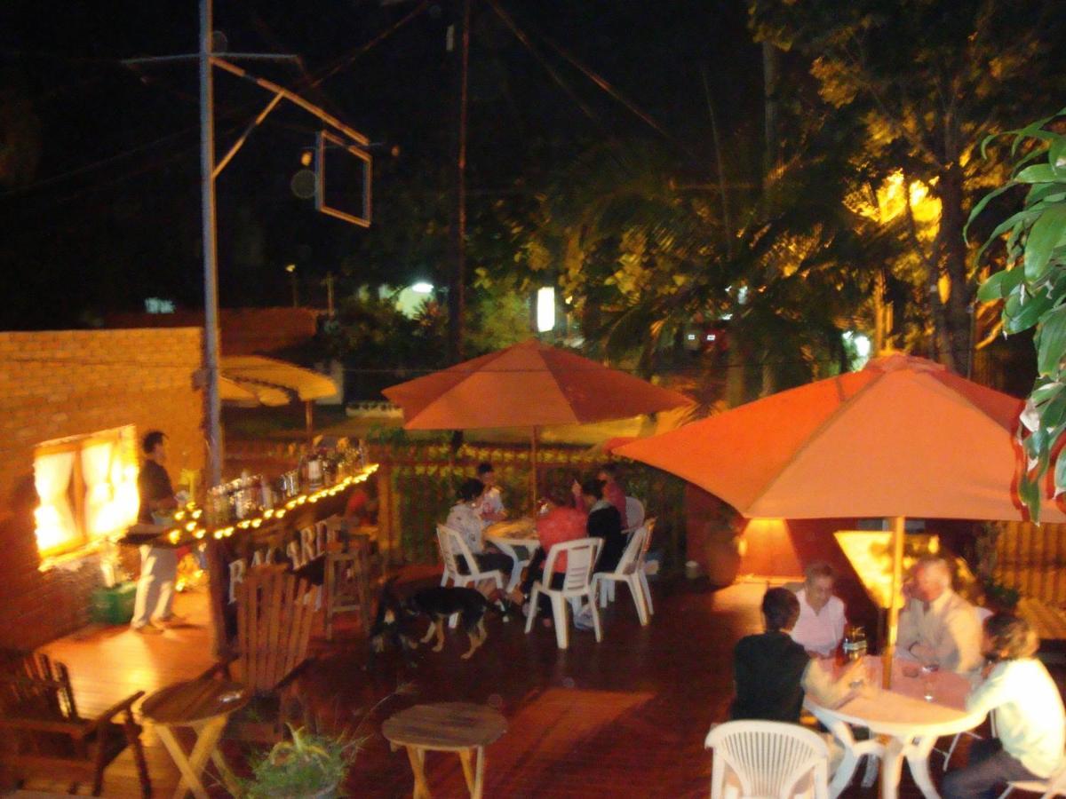 Auberge de jeunesse Residencial Uno à Puerto Iguazú Extérieur photo