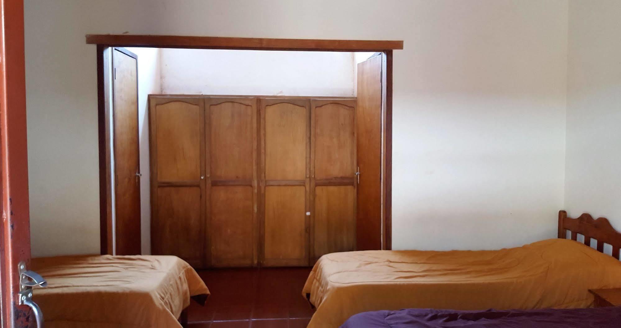 Auberge de jeunesse Residencial Uno à Puerto Iguazú Extérieur photo